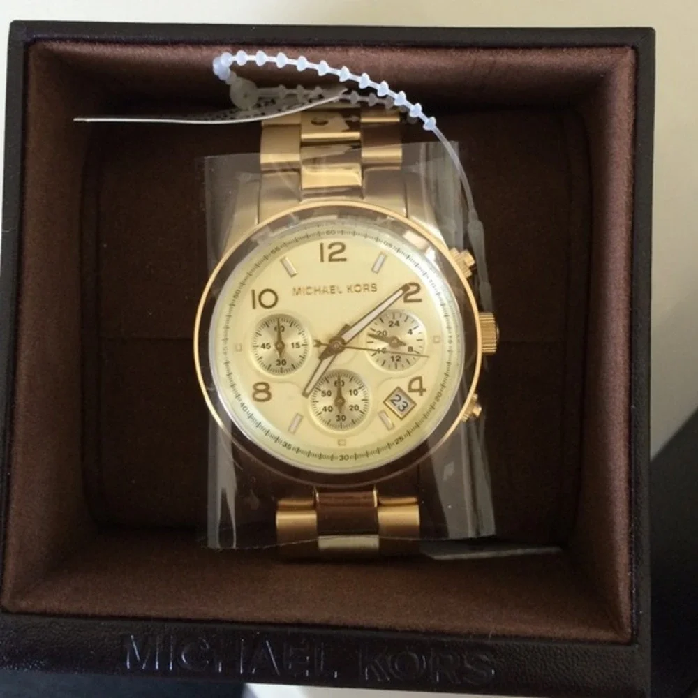 Michael Kors midsize gold tone MK5055 - Picture 3 of 4